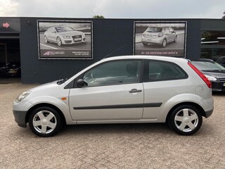 Ford Fiesta 1.3-8V Champion - Airco - Elektrisch pakket - L.m velgen - Apk t/m 25-05-2027