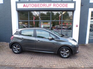 Peugeot 208 1.2 VTi Envy NAVI,PDC,TREKHAAK,ZEER MOOI