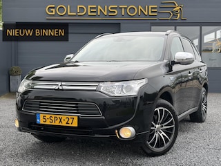 Mitsubishi Outlander 2.0 PHEV Instyle+ 1e Eigenaar,Schuifdak,Navi,Camera,Leder,Stoeverw,Stuurverw,Trekhaak,Keyless,PDC,Clima,Cruise,Extra Winter set,Apk tot 09-2026