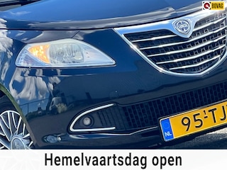 Lancia Ypsilon 0.9 TwinAir Platinum | Nero Vulcano | Airco/LMV/Blue&Me/PDC - Lekker fris!