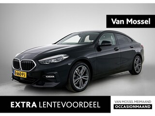 BMW 218i Executive Edition | Sportstoelen | Navi | Apple Carplay/Android Auto | Parkeersensoren | Climate Control