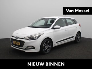 Hyundai i20 1.2 HP i-Motion Comfort | Achtertuitrijcamera | Cruise Control | Climate Control | Lichtmetalen Velgen |