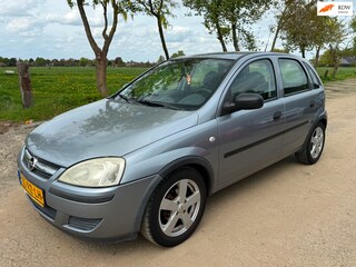 Opel Corsa 1.2-16V Essentia 5-Deurs/ Apk 2027 / Airco