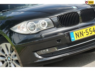 BMW 116i High Executive | Deep Sea Blue Metallic | Schuif/-Kanteldak/Stoelverwarming/Cruise/Clima - Keurig!