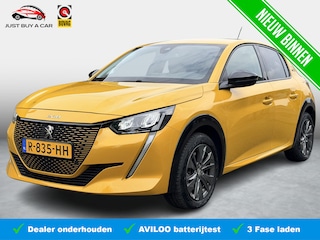 Peugeot 208 EV Allure 50 kWh SOH 98,2% / Fabrieksgarantie / Warmtepomp / 3 Fase / Apple & Android / 1e Eigenaar / Dealeronderhouden / NL auto /