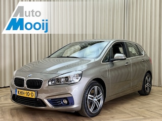 BMW 2-serie Tourer 225xe High Executive *Leder* Stoelverwarming / Camera / Cruise Control / LED / Navigatie / PHEV / 17"LMV