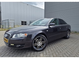 Audi A4 Limousine 2.0 Pro Line AUTOMAAT NAVI PSENSOR TREKHAAK 2 X SLEUTELS