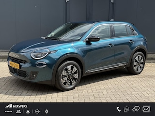 Fiat 600 Hybrid Urban Automaat / Navigatie via Android Auto/Apple Carplay / Airco / Parkeersensor Achter / DAB / Stof/Lederen Bekleding