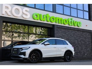 Audi Q4 40 S edition 77 kWh | BTW | ACC | STOELVERWARMING | CAMERA | TREKHAAK |