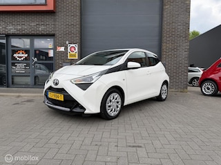 Toyota Aygo 1.0 VVT-i x-play facelift
