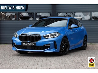 BMW 120i M-Sport M-Pakket |LED|PANODAK|STOEL+STUURVERW|CAMERA|CARPLAY | TREKHAAK