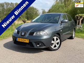 Seat Ibiza 1.6-16V Freestyle / Zo meeneemprijs / Technisch goed / NAP / Airco / Radio-cd Speler