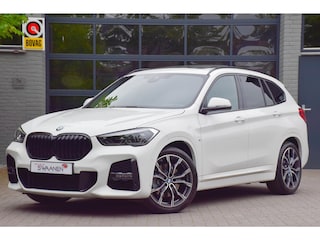 BMW X1 xDrive25i M Sport | Pano | Carplay | Trekhaak | HK