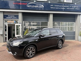 Mitsubishi Outlander 2.0 PHEV Executive Edition X-Line Leer,trekhaak,Navi,18inch Hoge Zit