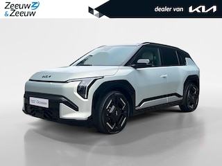 Kia EV3 GT-Line 81.4 kWh | Draadloos Apple Carplay / Android Auto | Navigatiesysteem | Elektrisch Verstelbare Bestuurdersstoel | Elektrisch Schuif / Kanteldak | Elektrisch bedienbare Achterklep | Stoel + Stuurverwarming | Licht + Regensensor | Parkeersensoren Voor + Achter | Camera Achter | Cruise Control Adaptief | 19” Lichtmetalen Velgen