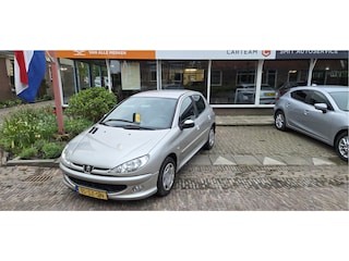 Peugeot 206 1.4 Air-line 3 5drs Distributie en koppeling 2024 vervangenTrekhaak