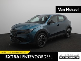Alfa Romeo Junior Elettrica 54 kWh | Apple Carplay/Android Auto | Climate control | 18" Lichtmetalen velgen | Parkeersensoren