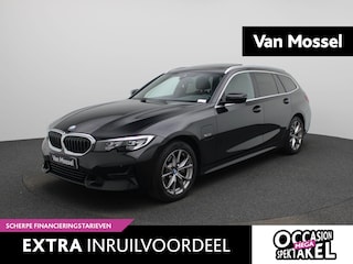 BMW 3-serie Touring 320e (150 kW) | Automaat | LMV | Navigatie | Schuifdak | Stoel verwarming | Virtual cockpit | Leder | Parkeer sensoren | Elec. achterklep | Virtual cockpit | Camera | Climate control | Cruise control | DAB |