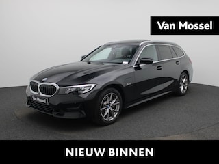 BMW 3-serie Touring 320e (150 kW) | Automaat | LMV | Navigatie | Schuifdak | Stoel verwarming | Virtual cockpit | Leder | Parkeer sensoren | Elec. achterklep | Virtual cockpit | Camera | Climate control | Cruise control | DAB |