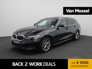 BMW 3-serie Touring 320e (150 kW) | Automaat | LMV | Navigatie | Schuifdak | Stoel verwarming | Virtual cockpit | Leder | Parkeer sensoren | Elec. achterklep | Virtual cockpit | Camera | Climate control | Cruise control | DAB |