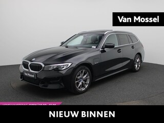 BMW 3-serie Touring 320e (150 kW) | Automaat | LMV | Navigatie | Schuifdak | Stoel verwarming | Virtual cockpit | Leder | Parkeer sensoren | Elec. achterklep | Virtual cockpit | Camera | Climate control | Cruise control | DAB |