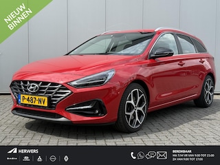 Hyundai i30 Wagon 1.5 T-GDi MHEV Premium / 18" N velgen / Trekhaak afneembaar 1410 kg / Vol leder / Stoelverwarming en verkoeling  / Stuurwiel verwarming / Navigatie / Full LED / Elektrische stoelverstelling / Achteruitrijcamera /
