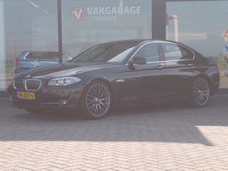 BMW 535i Upgrade Edition, Afn.Trekhaak / Leder / Xenon / Sensoren V + A / Bluetooth / Stoelverwarming / Climate Control / 20'' LMV