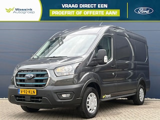 Ford Transit 350 L2H2 Trend 68 kWh | Navigatie | Camera | Wandbekleding | Rubber vloer | Stoelverwarming | 3-zits | Carplay/Android Auto