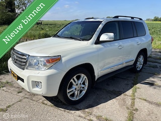Toyota Land Cruiser V8 4.5 D-4D Executive Standard Roof