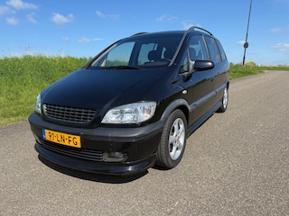Opel Zafira 2.2-16V Elegance Navigator AUTOMAAT 7 PERSOONS !