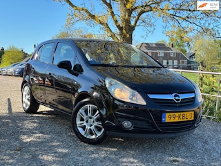 Opel Corsa 1.4-16V Cosmo | Airco + Cruise nu € 2.975,-!!