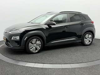 Hyundai Kona EV Premium 64 kWh 3- Fase SOH 95,4% | Warmtepomp | Camera | Navigatie | Head-Up Display | Leer | Led