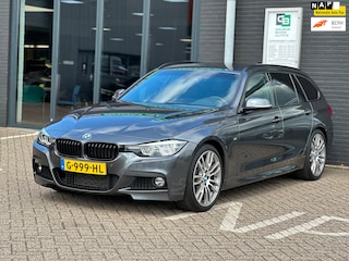 BMW 3-serie Touring 318i M Sport Corporate Lease/CAMERA/LEDER/CARPLAY/NL-AUTO NAP!!