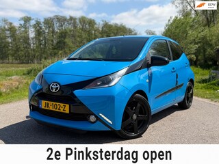 Toyota Aygo 1.0 VVT-i x-cite Automaat / Camera / Navi / Airco / 16" Velgen / USB-AUX-12V / Origineel NL / Goed onderhouden! /