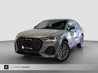 Audi Q3 45 TFSI e S-line | Carplay | Camera | Chronosgrau | Matrix | Elektr. stoelen | Dodehoek | 1e eigenaar