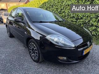 Fiat Bravo 1.4 MultiAir MyLife | Autom. Airco | Cruise Control | LMV | Elekt. Ramen | PDC | Trekhaak | Nieuwe APK!