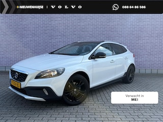 Volvo V40 1.6 T4 Momentum | Panoramadak | Navigatie | High Performance Audio | Parkeersensoren | Lichtmetalen Velgen