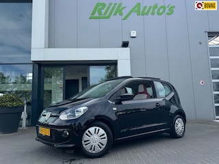 Volkswagen Up 1.0 high up! * Panoramadak * Cruise Control * Stoelverwarming