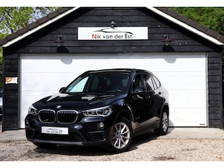 BMW X1 SDrive20i - High Executive-Pano-HUD-Stoelverwarming-Camera