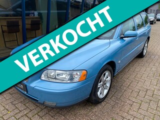 Volvo V70 2.4 Momentum LEER / PDC / TREKHAAK
