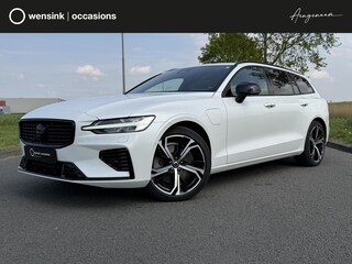 Volvo V60 2.0 T8 Plug-in hybrid AWD Ultimate Dark | SOH 100% | Harman/Kardon | Trekhaak | Panoramdak | DAB | HUD | Stoelverwarming V+A | Adaptieve cruise control |