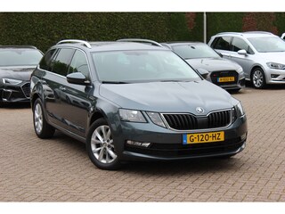 Skoda Octavia Combi 1.0 TSI Greentech Business Edition / Trekhaak / Virtual Cockpit / CarPlay / Parkeerhulp V+A / 16'' / Stoelverwarming / DAB / Cruise Control / Elektr. achterklep