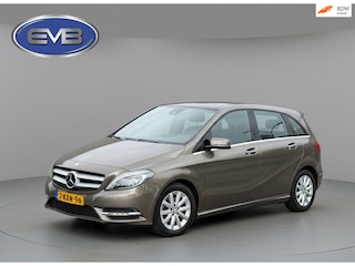 Mercedes-Benz B-klasse 200 AUTOMAAT 156 pk Ambition, VOL OPTIES, panoramadak, leder, stoelverwarming, trekhaak, achteruitrijcamera