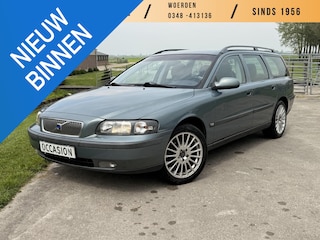 Volvo V70 2.4 Comfort Line | APK tot 05-2027 | TREKHAAK | AIRCO | CRUISE CONTROL |