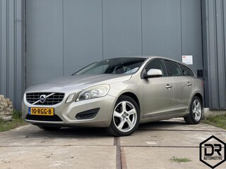 Volvo V60 1.6 T3 | TREKHAAK | CLIMATE | PDC | NAP | GOED ONDERHOUDEN