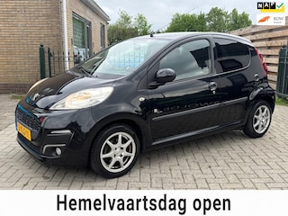 Peugeot 107 1.0 Black & Silver | 5drs | onderhoud historie aanwezig | airco | bluetooth | half leder |