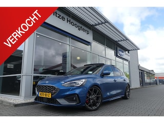 Ford Focus 2.3 EcoBoost ST-3 PERFORMANCE PACK, PANO, HUD, WINTER PACK, ADAPT. CRUISE, CLIMA, NAVI, APPLE CARPLAY/ANDROID AUTO, KEYLESS, B&O, ELEKT. STOELEN, ADAPT. DEMPING SYSTEEM, 96.530KM