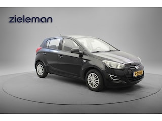 Hyundai i20 1.2i First Edition 5 Deurs - Airco, Lichtmetalen Velgen