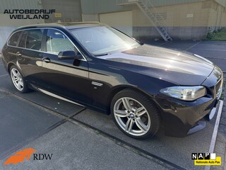 BMW 5-serie Touring 520i M Sport Edition High Executive I Trekhaak I leder I 184 PK I M-pakket I 18" I M-sport I Sportstoelen I