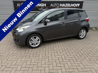 Toyota Verso-S 1.3 VVT-i Dynamic Automaat! Slechts 87.455km! | Camera | Clima | Hoge Zit | Keyless | Cruise | LM Velgen | Bluetooth | RIJKLAARPRIJS INCL 12 MAANDEN GARANTIE EN BEURT
